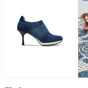 Sneex! Blue Stiletto Heels: super comfy